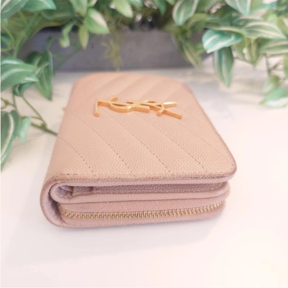 Yves Saint Laurent Pink Quilted Wallet - Picture 6 of 11